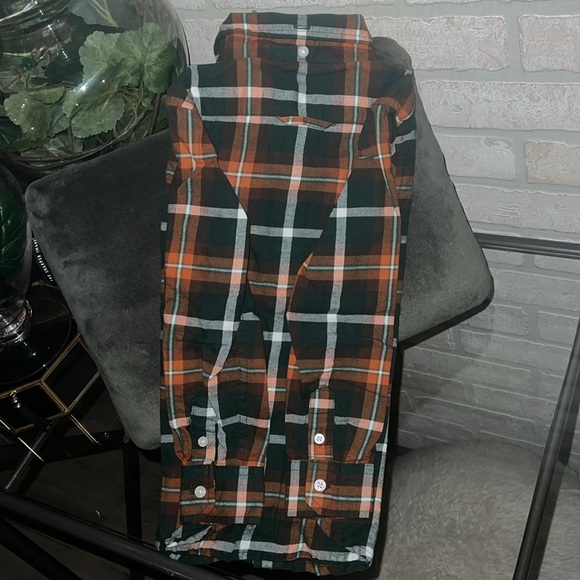 𝙿𝚕𝚊𝚒𝚍 𝙵𝚕𝚊𝚗𝚗𝚎𝚕 𝙻𝚘𝚗𝚐 𝚂𝚕𝚎𝚎𝚟𝚎 𝚂𝚑𝚒𝚛𝚝 - Picture 4 of 4